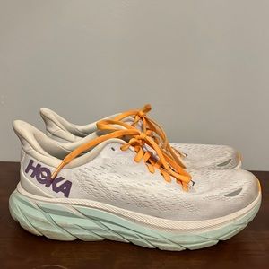 Women’s Hoka Clifton 8-Size 7